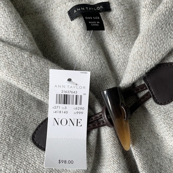 Ann Taylor Poncho - Picture 5 of 6